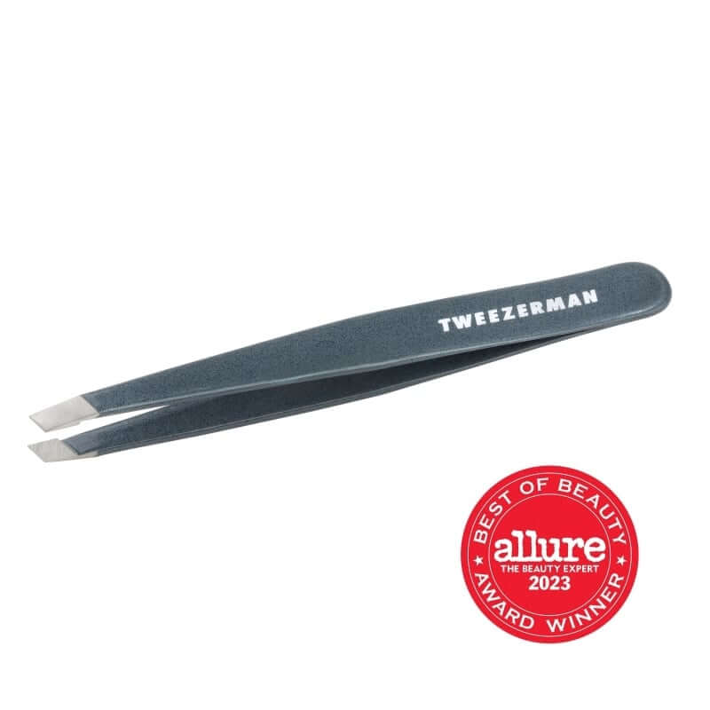Tweezerman - Slant Tweezer Blue Stone met awardwinnende ontwerp, perfect voor precisietrekkingen en ontharing.