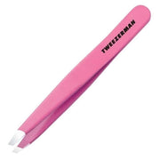 Tweezerman - Slant Tweezer Pretty in Pink met precieze schuine punt voor het verwijderen van fijne haartjes.