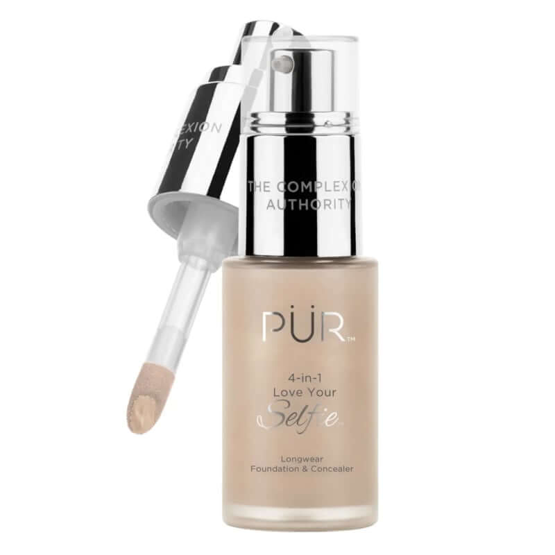 PUR 4 in 1 Love Your Selfie Golden Medium MN5 30ml lichte foundation en concealer met applicator, perfect voor een natuurlijke glans.