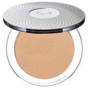 PUR 4 in 1 Pressed Mineral Makeup Powder SPF15 Golden Medium MN5 8g met zachte, natuurlijke kleur en textuur voor een mooie dekking.