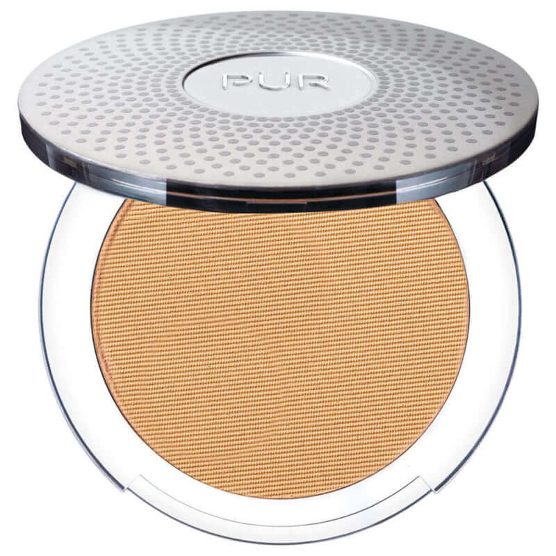 PUR 4-in-1 Pressed Mineral Makeup SPF15 Beige MG5 8g in een ronde verpakking met een gouden ondertoon voor een natuurlijke gloed.