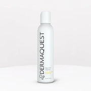 DermaQuest Glyco Gel Cleanser 177,4ml op een witte achtergrond, met een moderne flacon voor exfoliërende reiniging.