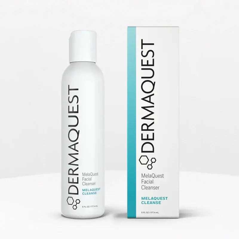 Dermaquest MelaQuest Facial Cleanser 177,4ml in een stijlvolle verpakking, ideaal voor een egale huidtonen.