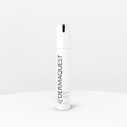 DermaQuest Niacinamide Serum 29,6ml in luxe, minimalistische verpakking voor een verbeterde huidbarrière en gehydrateerde huid.