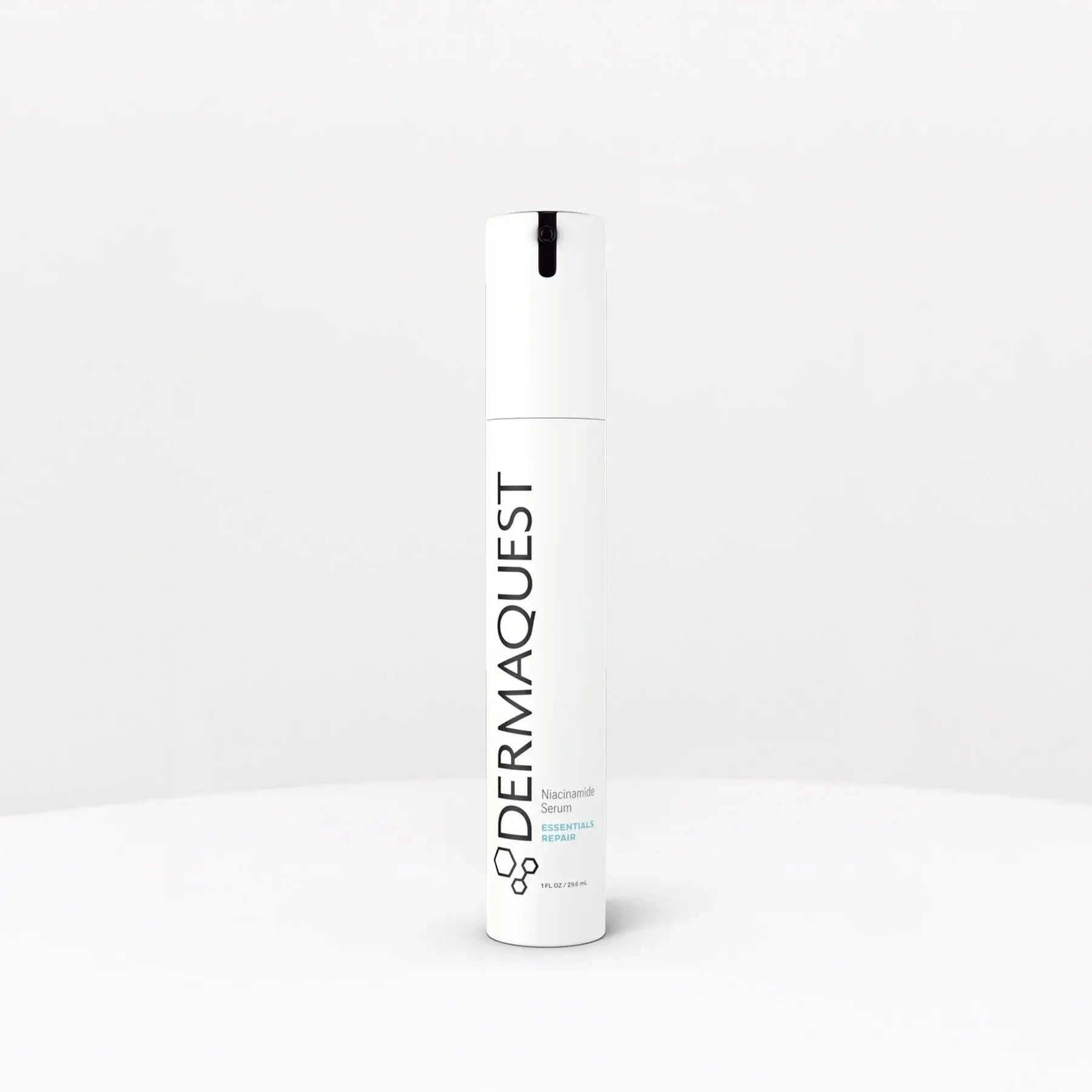 DermaQuest Niacinamide Serum 29,6ml in luxe, minimalistische verpakking voor een verbeterde huidbarrière en gehydrateerde huid.