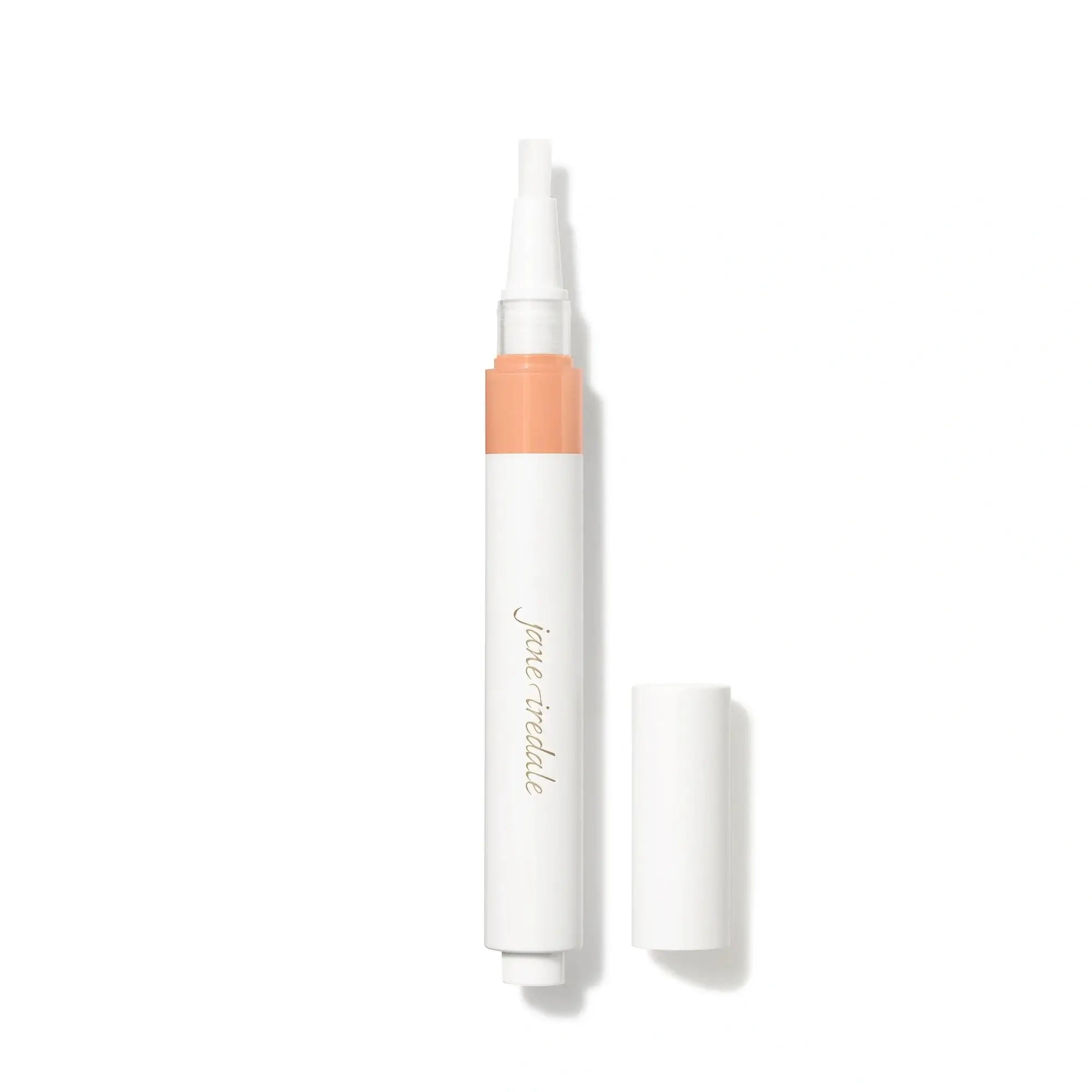 Jane Iredale Skintuition Brightening Under Eye Concealer M8, detailshot van concealer pen met een warme tint voor een stralende huid.
