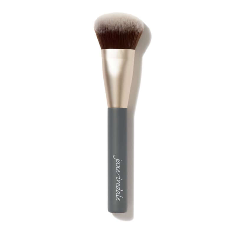 Jane Iredale - Multiuse Blending Brush met zachte, gegradeerde haren voor een airbrush-finish.
