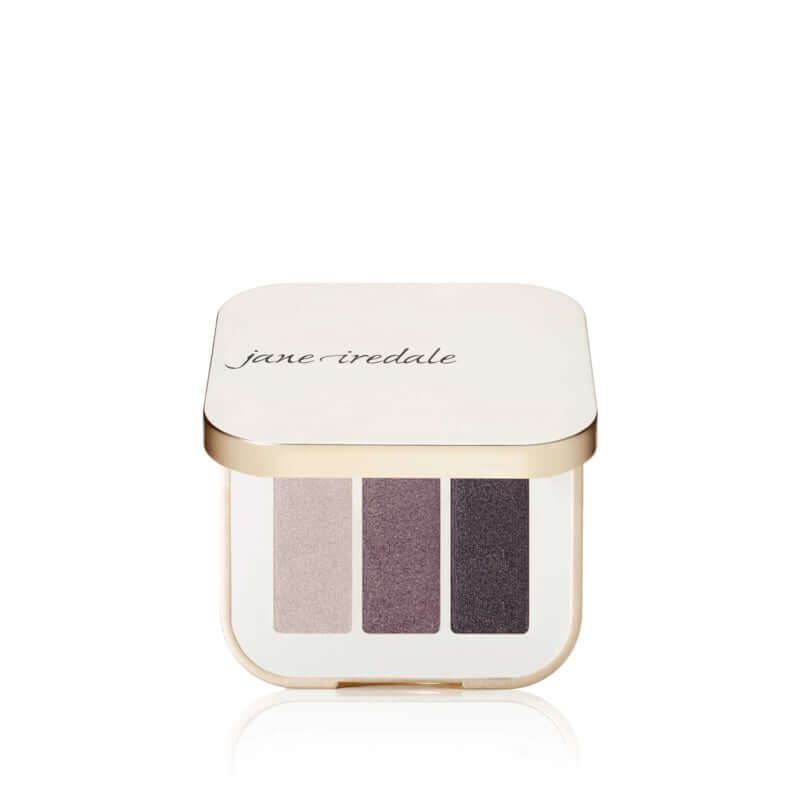Jane Iredale - PurePressed® Eye Shadow Triple - Sundown in elegante verpakking met drie op elkaar afgestemde oogschaduwtinten.