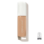 Skintuition SPF30 Radiance Boosting Liquid Foundation 28 Light 30ml in een stijlvolle verpakking voor een natuurlijke uitstraling.